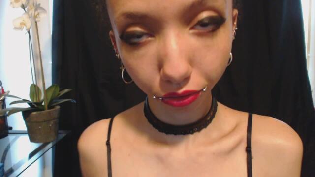 Pretty Gothic Teen Takes a Long, Hot and Wet Spit Job!